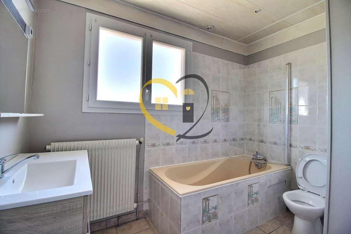 Maison à SAINT-DOULCHARD