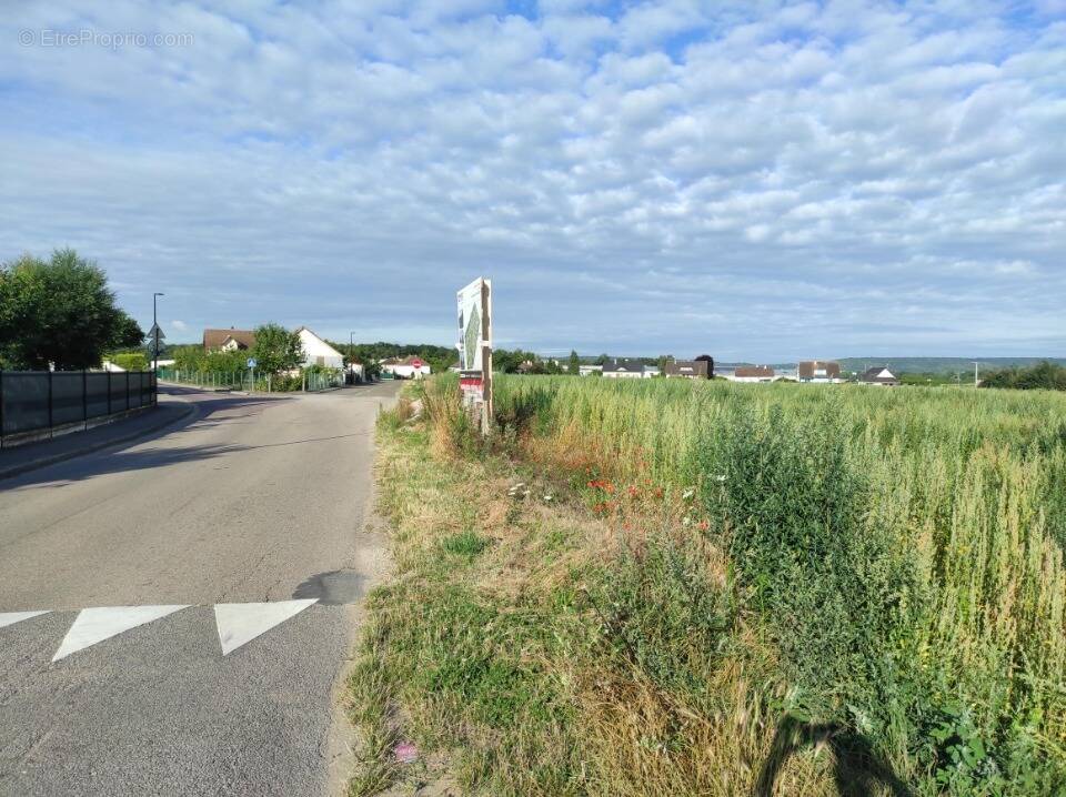 Terrain à MARTOT