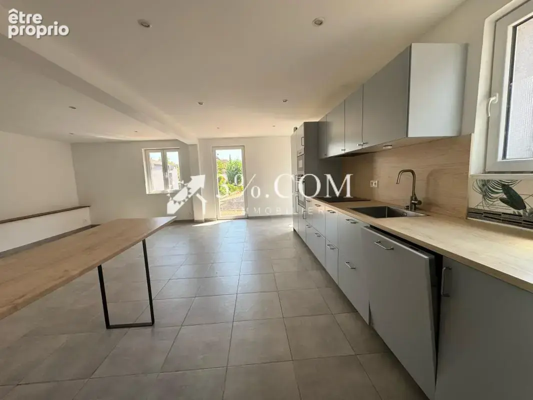 3%COM Propriété composée de 2 Maisons - piscine et jardin - photo 14