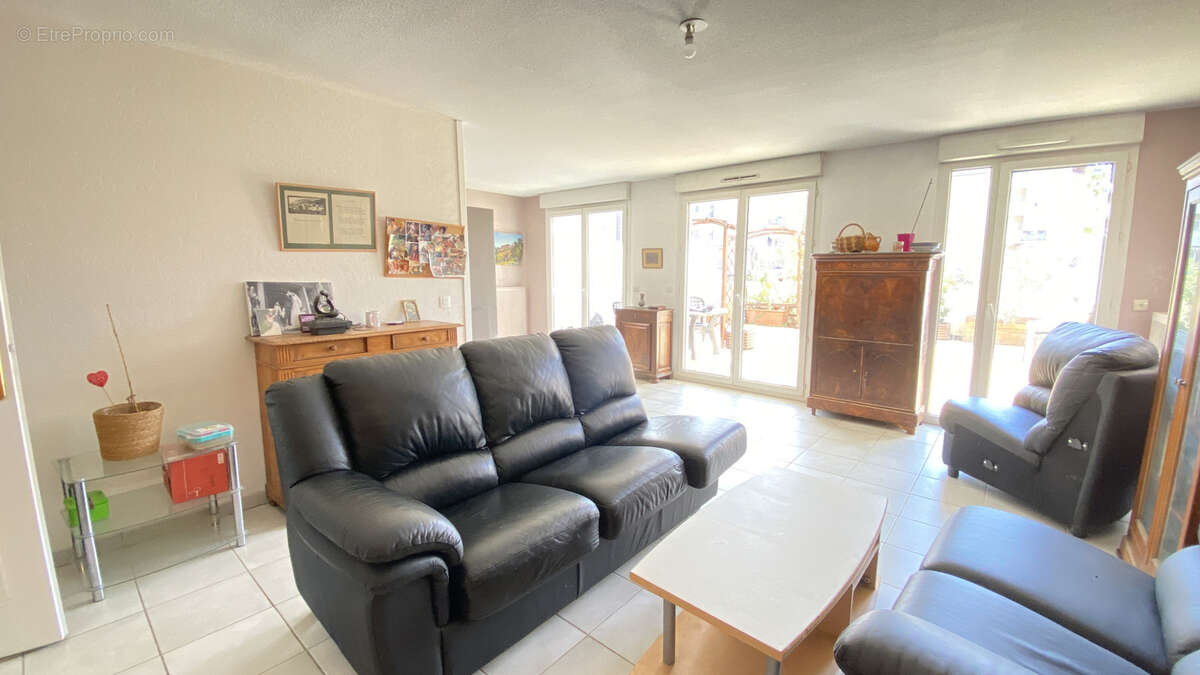 Appartement à SAINT-MARTIN-D'HERES