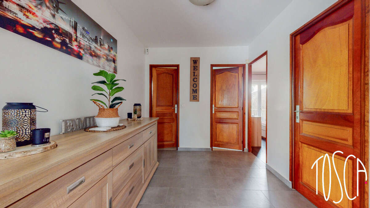 Exclusivité athis mons - maison familiale 160m² - proche t7 - photo 8