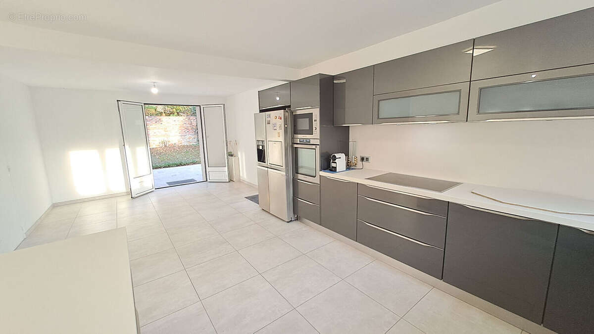 Maison à SAINT-REMY-LES-CHEVREUSE