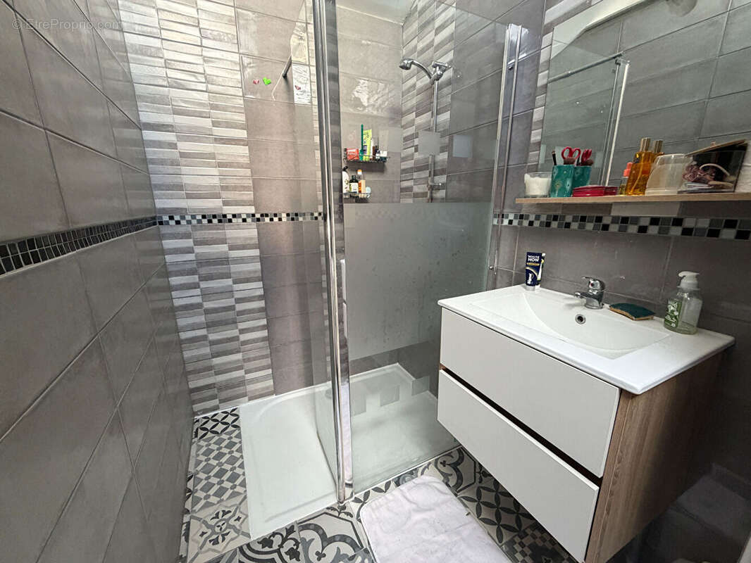 Appartement à CORCELLES-LES-MONTS