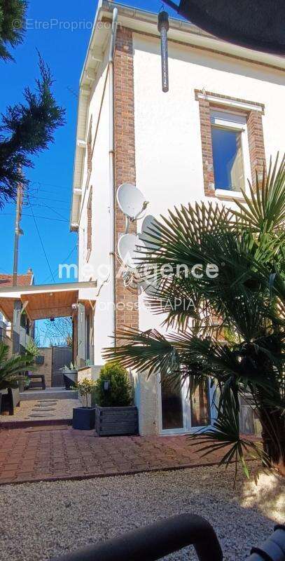 Maison à ROMILLY-SUR-SEINE