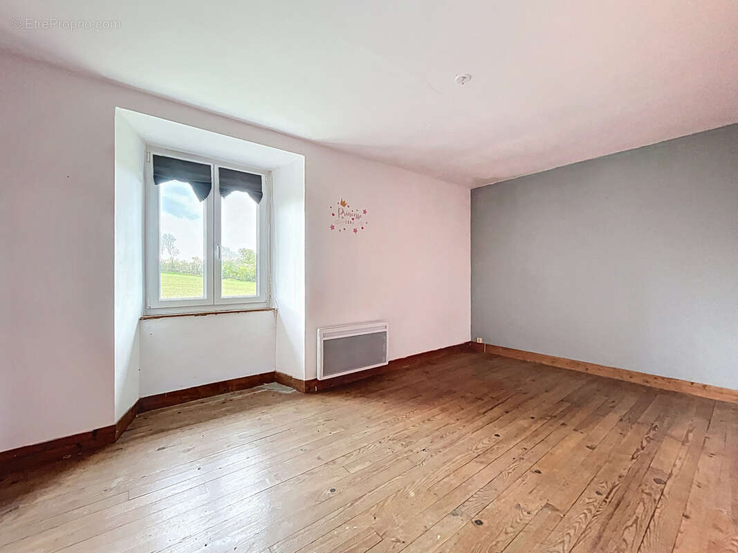 Maison à SAINT-GEORGES-MONTCOCQ