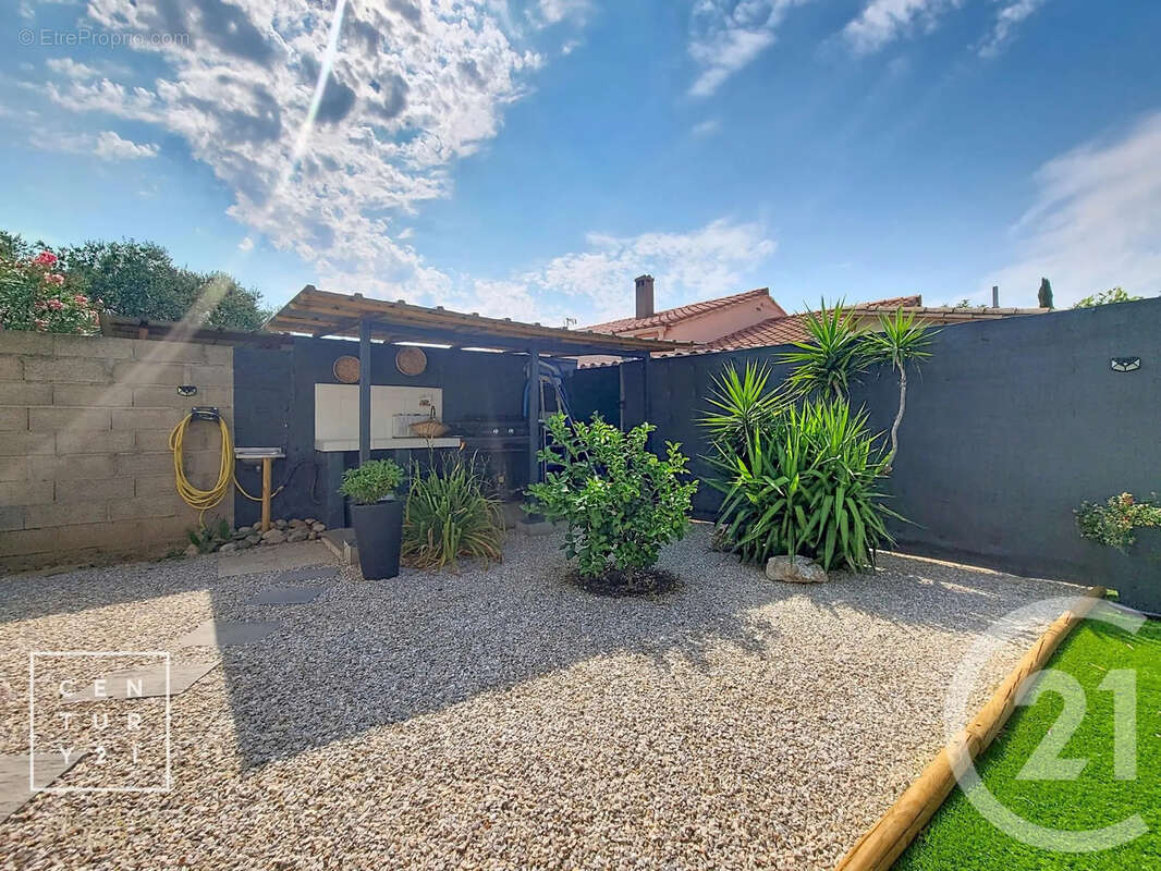Maison 161 m² à Le Soler  - photo 22