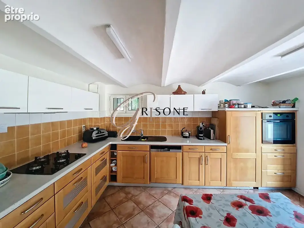 Villa de caractère de 160 m² avec piscine à Sanary Sur Mer - photo 4