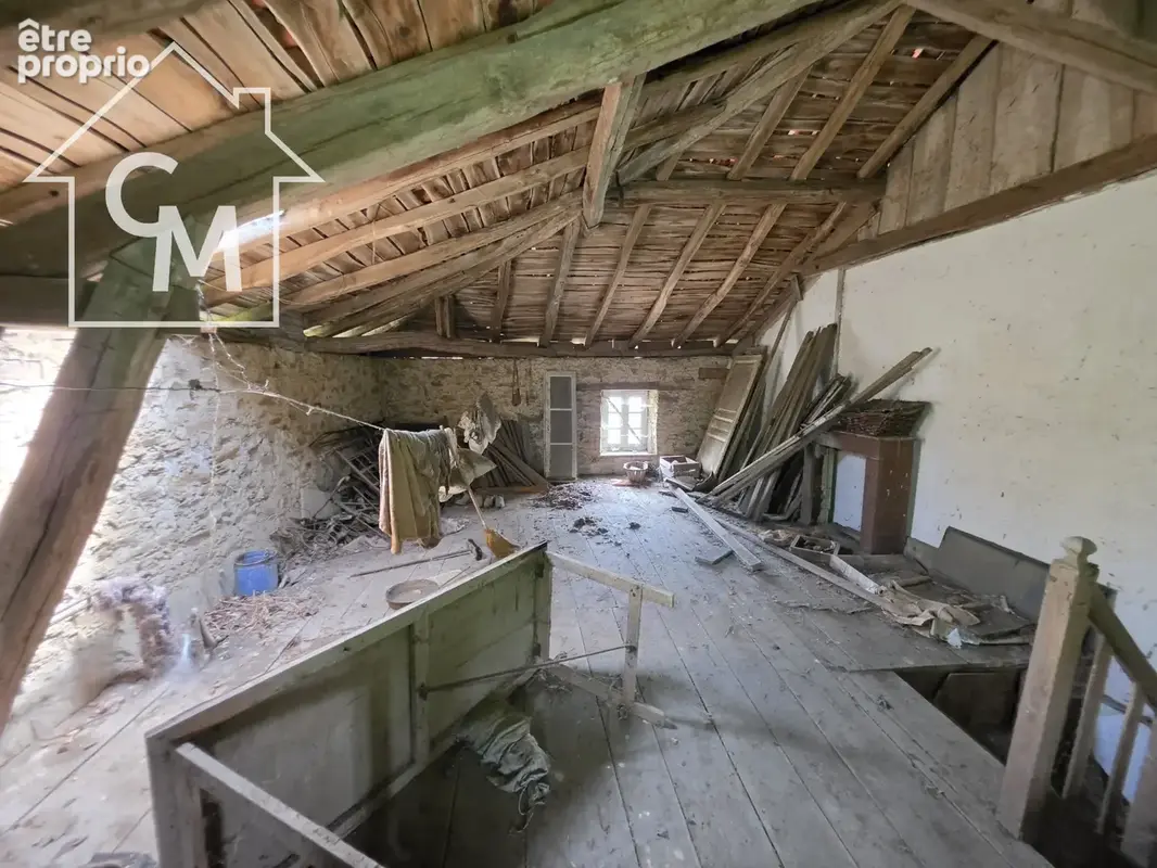 Maison de campagne à rénover avec dépendances et terrain de plus d'un hectare - photo 17