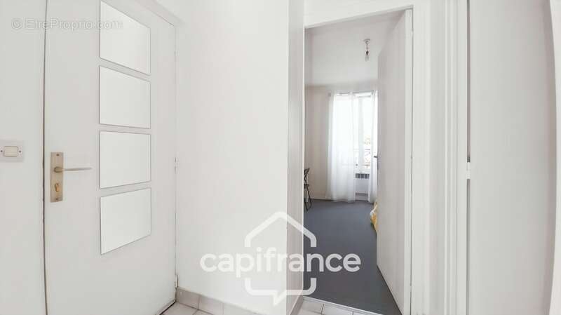 Quartier Mairie - A 3 mn à pied métro Mairie de Montreuil (L9)-A vendre Appartement T1-Traversant -Bien agencé- Calme - photo 5