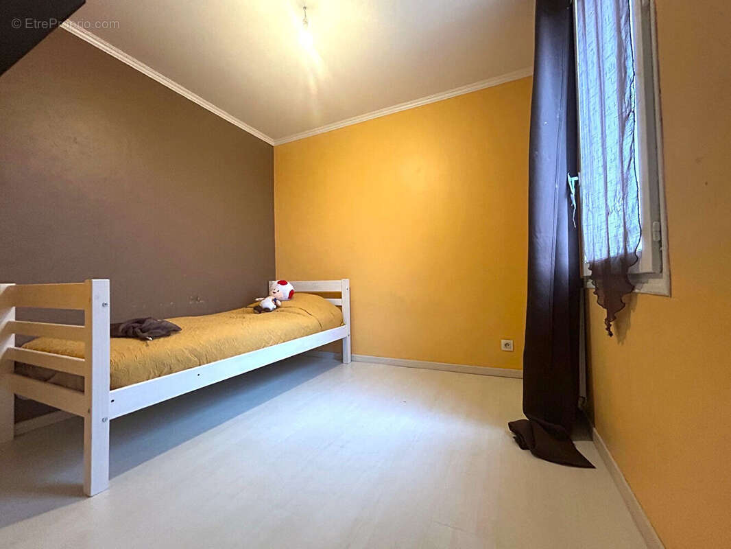 Maison à VERT-SAINT-DENIS