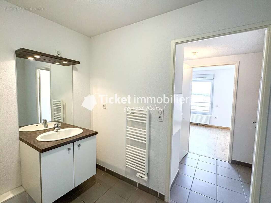 Appartement à CORNEBARRIEU