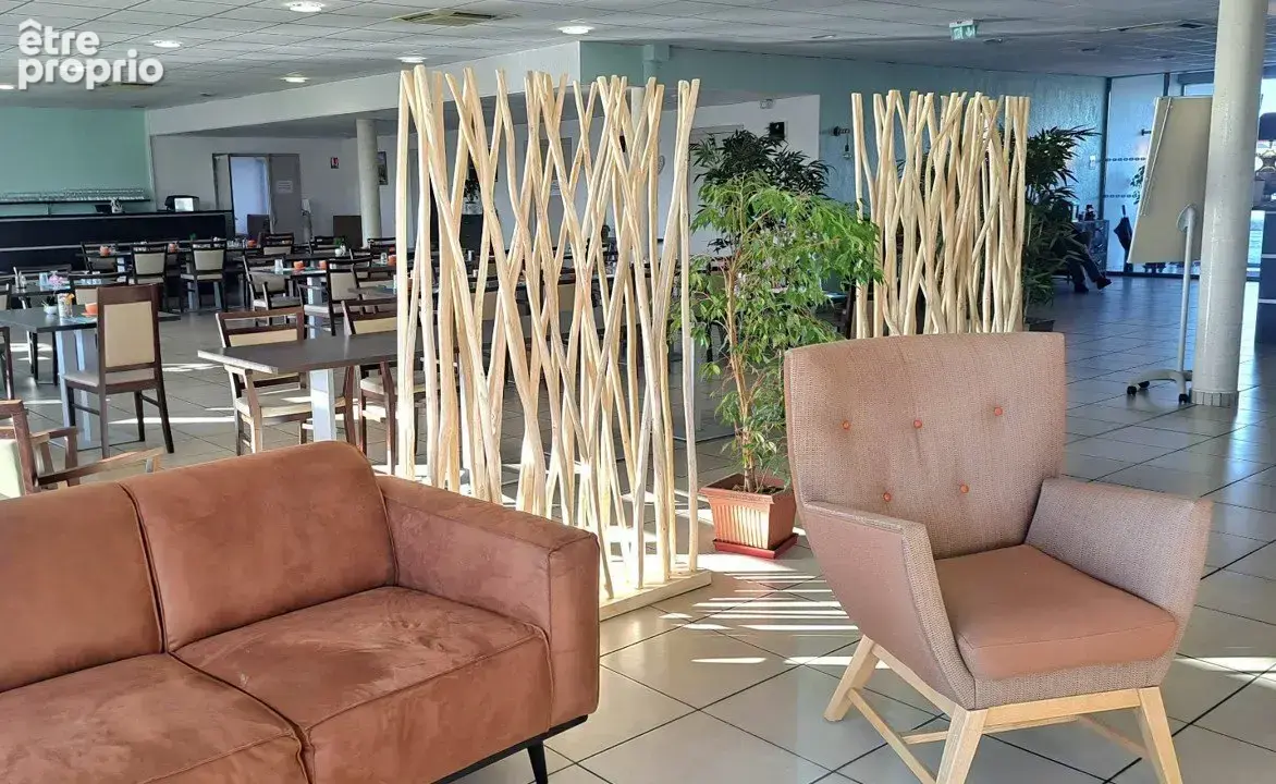 INVESTISSEMENT LOCATIF  YZEURE  Résidence Seniors Obeo Les Jardins du Danube  7,40 % de rentabilité - photo 6