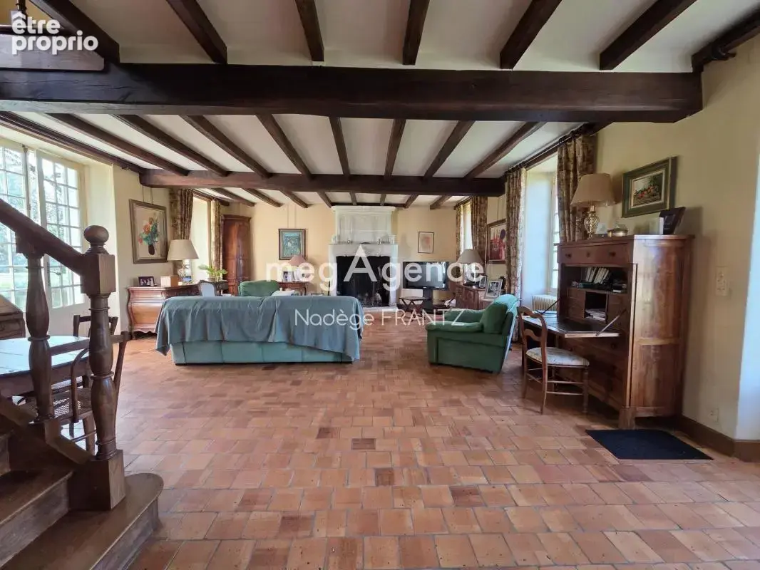 Essouvert (17400) – propriété de caractère avec deux maisons indépendantes, dépendances et terrain de 5 000 m² - photo 4