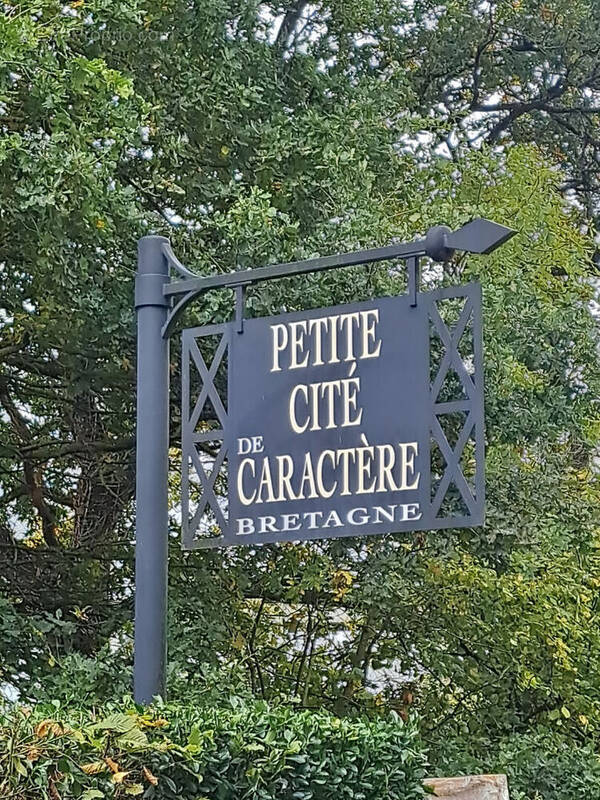 Commerce à JUGON-LES-LACS