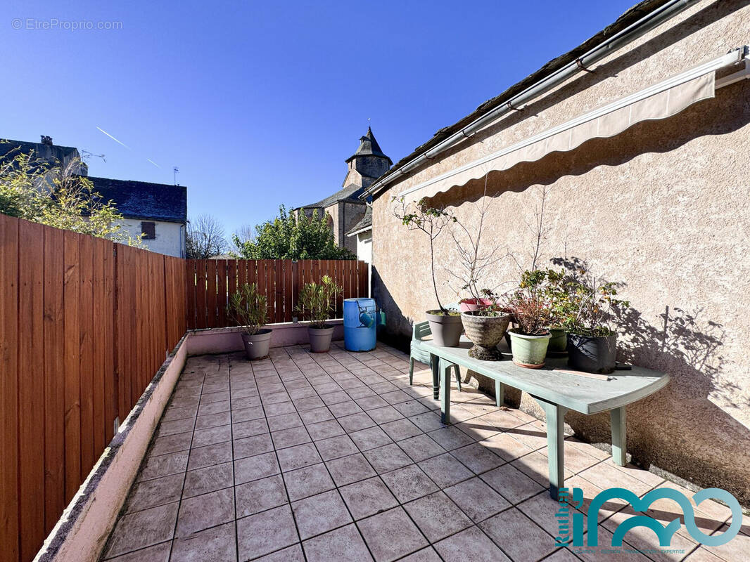 Maison à RIEUPEYROUX