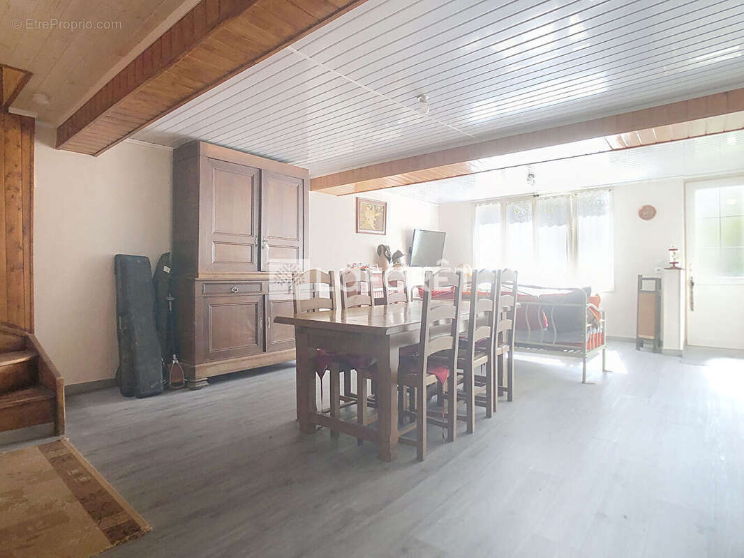 Appartement à VOUZIERS