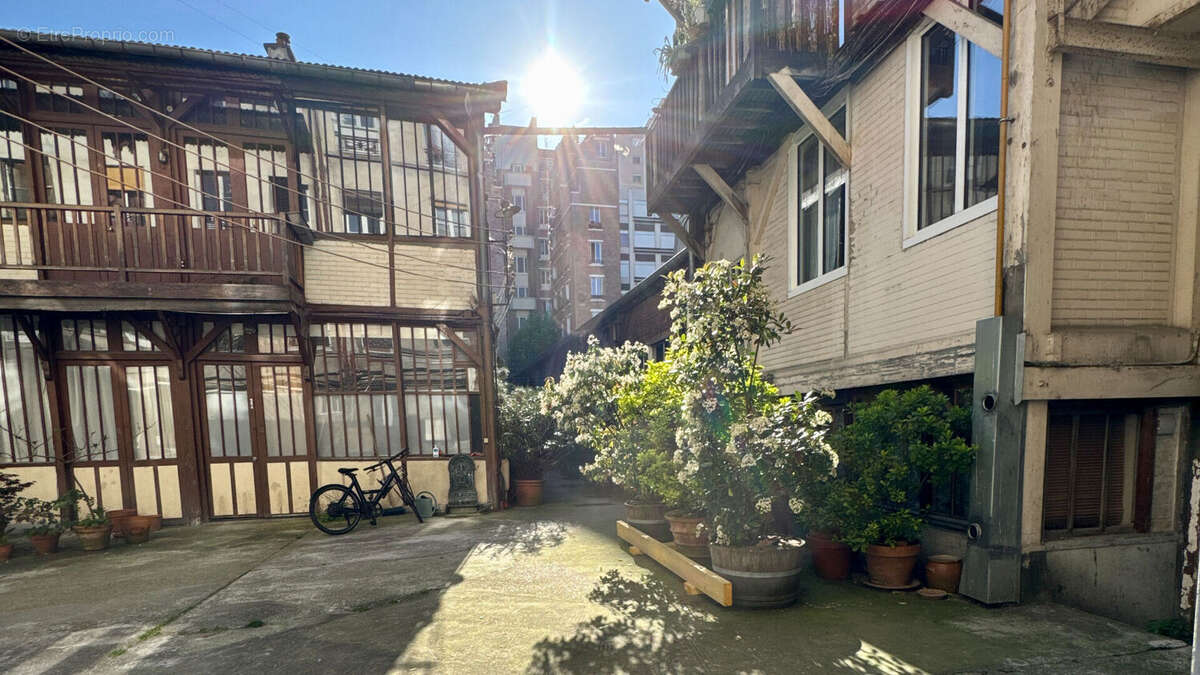 Appartement à PARIS-19E