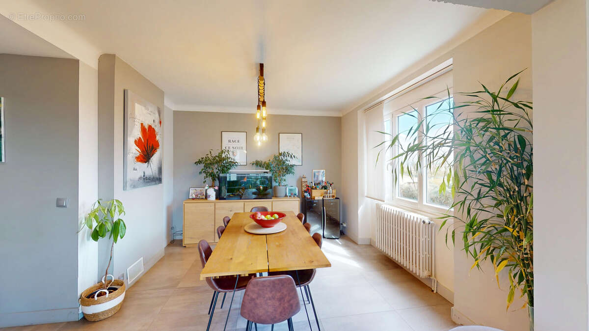 Maison à LUC-LA-PRIMAUBE