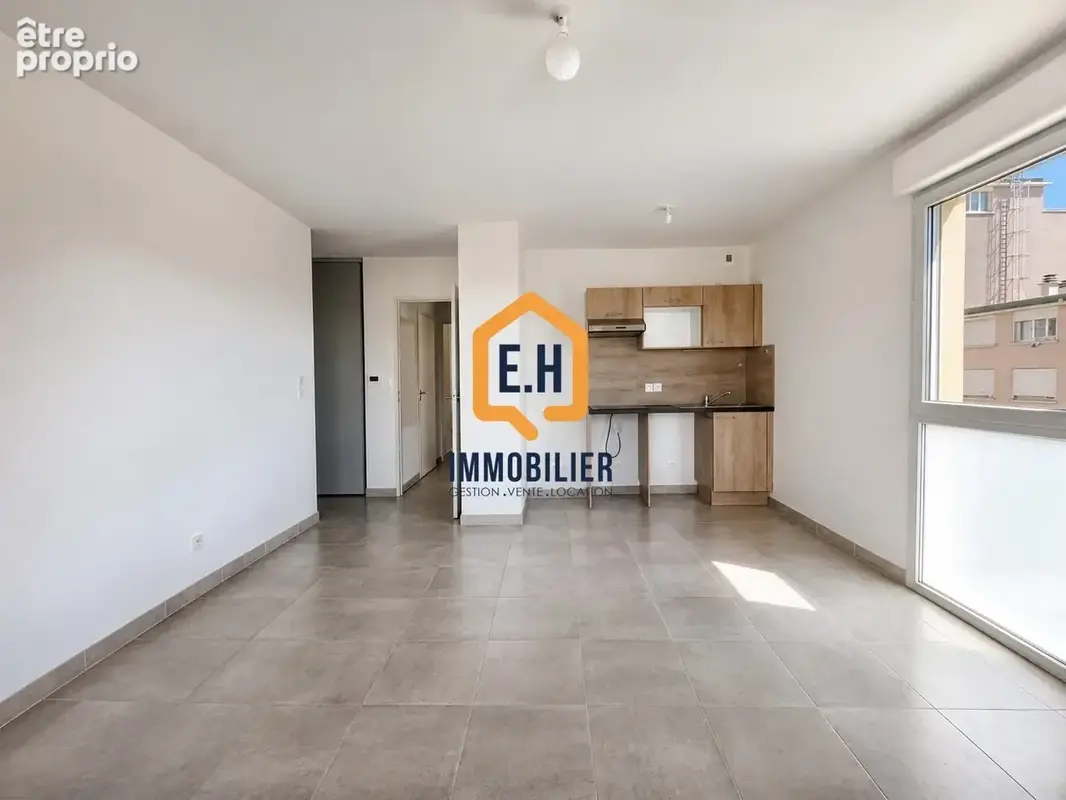 Appartement 3 pièces 62 m² à vendre à Toulon (83100) - photo 2