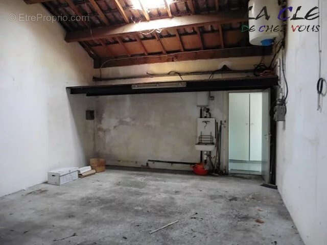 Commerce à COULONGES-SUR-L&#039;AUTIZE