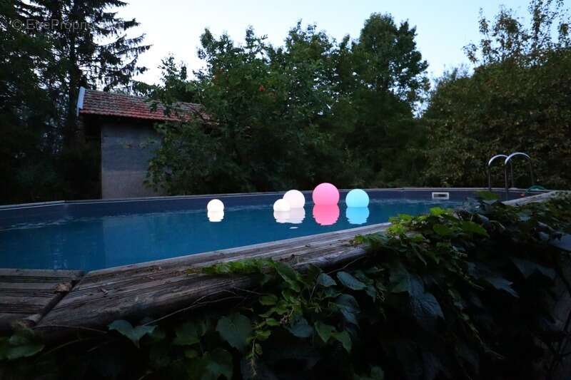 Maison à MONTREVEL-EN-BRESSE