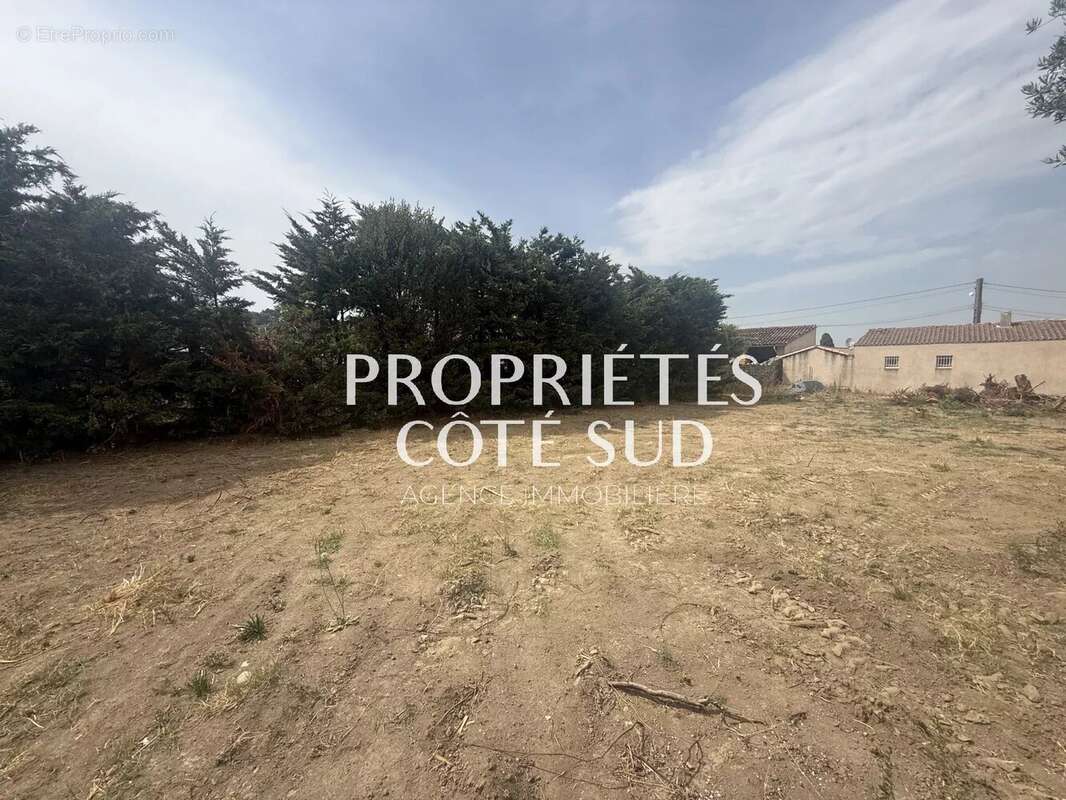 Terrain constructible 1027 m2 - photo 2