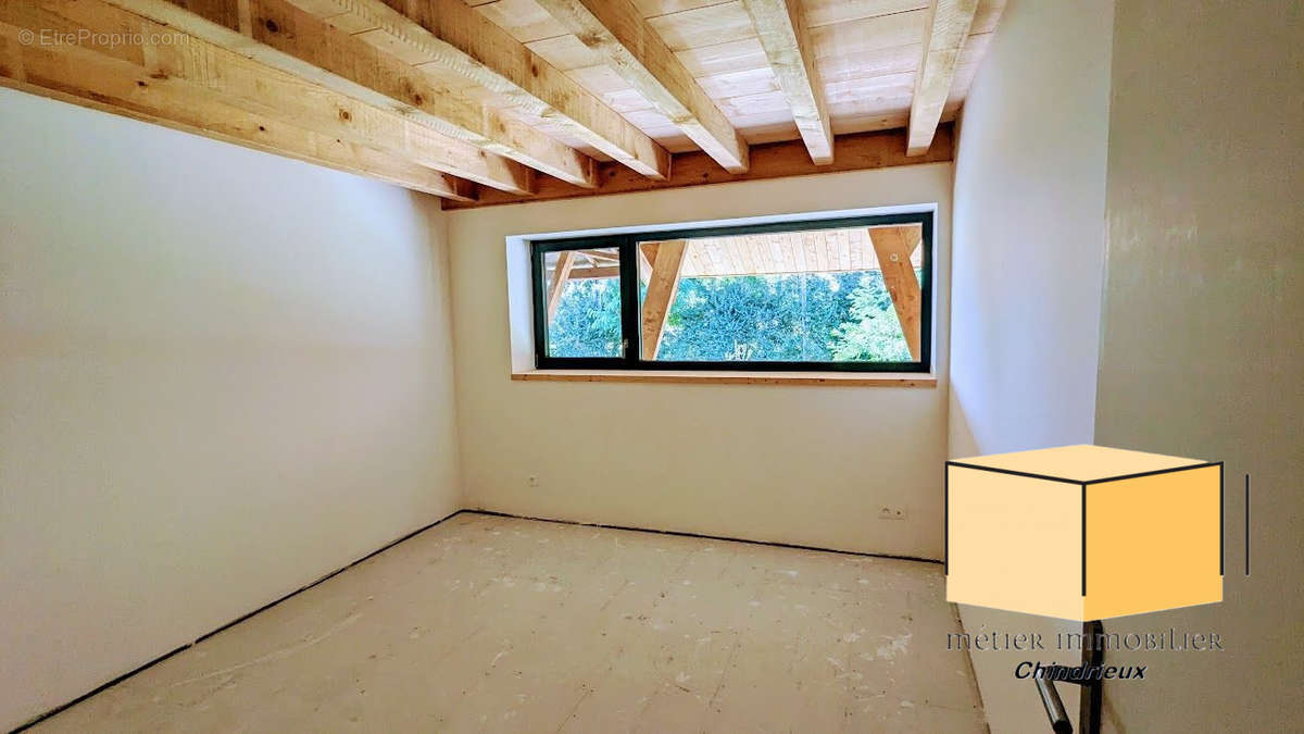 Appartement à CEYZERIEU