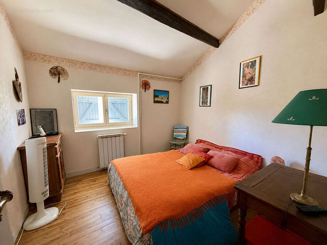 Maison 145 m² à Sommieres-Du-Clain  - photo 9