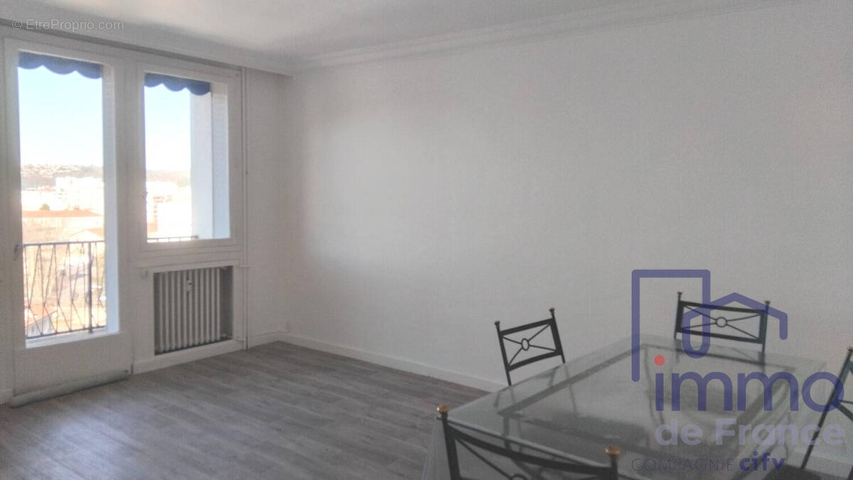 Appartement à SAINT-ETIENNE