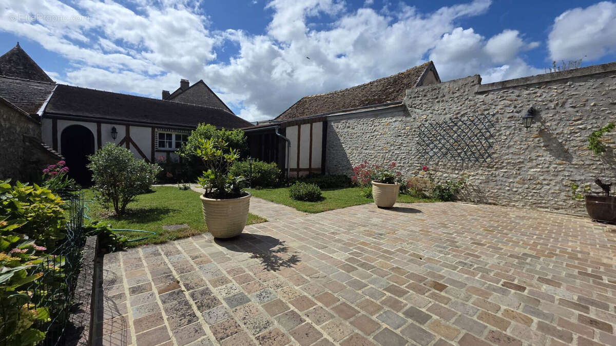 Maison à ABLIS