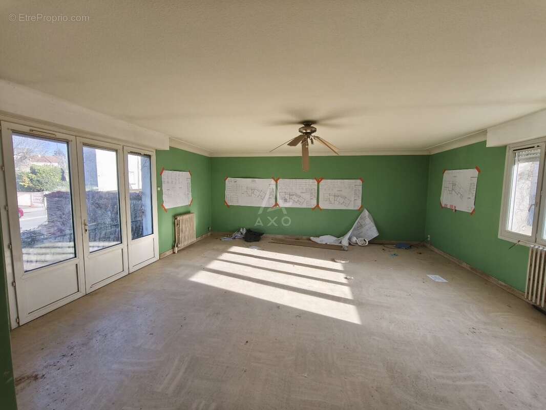 Maison à LES HERBIERS