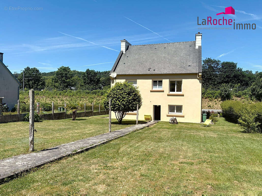 Maison à LA ROCHE-MAURICE