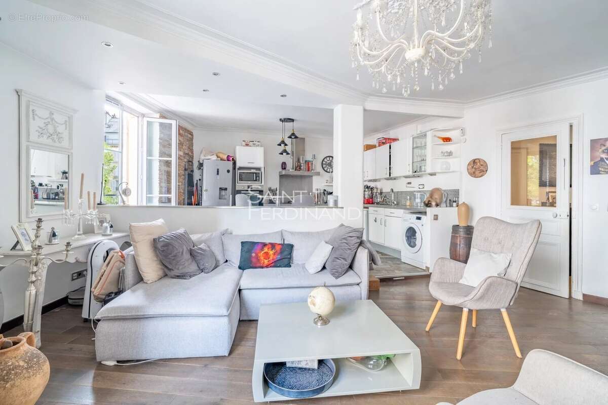 Appartement à PARIS-17E