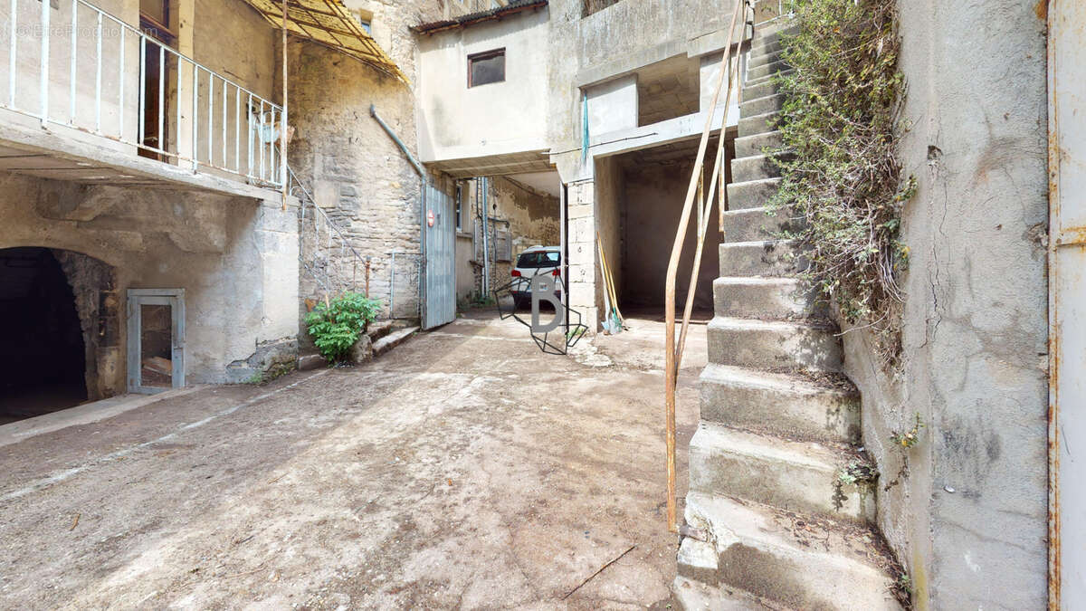LAISSAC - 160m2 - T5 - photo 13