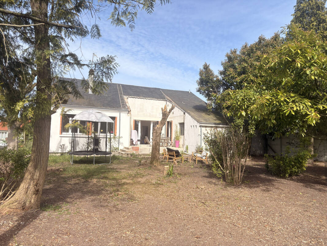 Maison à SAINT-JEAN-DE-LA-RUELLE