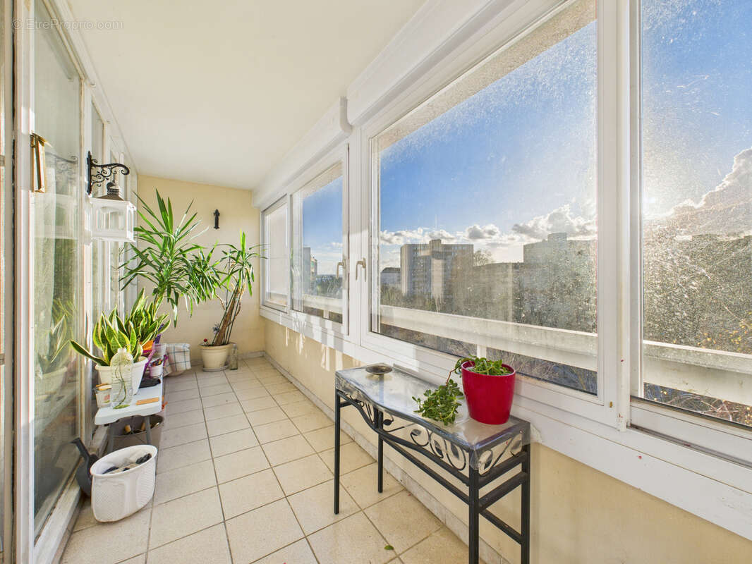 Appartement à SARTROUVILLE