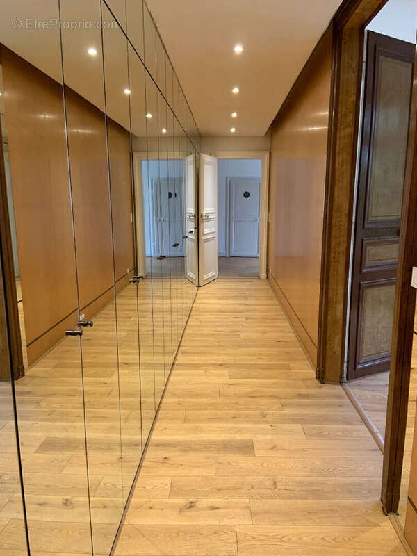 Commerce à COMPIEGNE