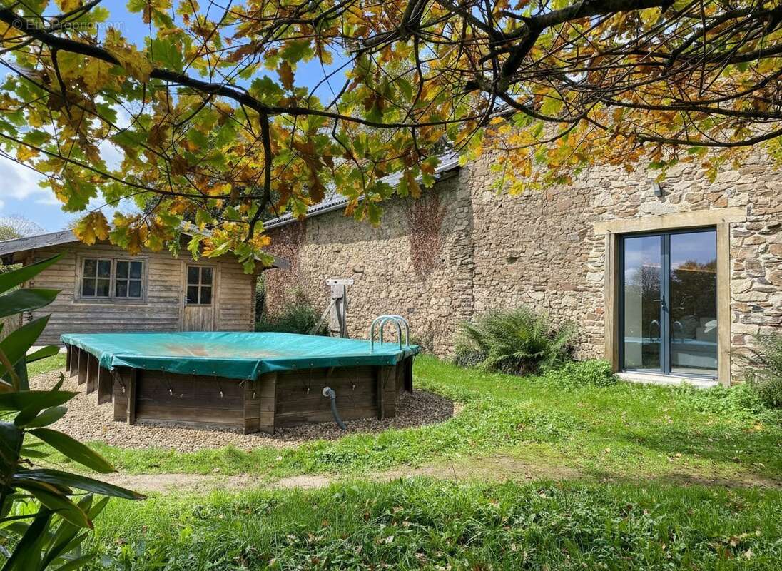 Maison à NEUVIC-ENTIER