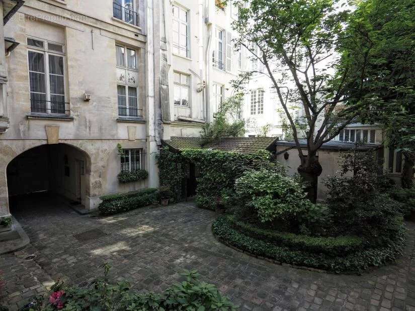 Appartement à PARIS-4E