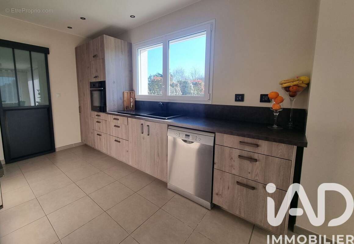 Maison 117 m² à Champ-Sur-Layon  - photo 8
