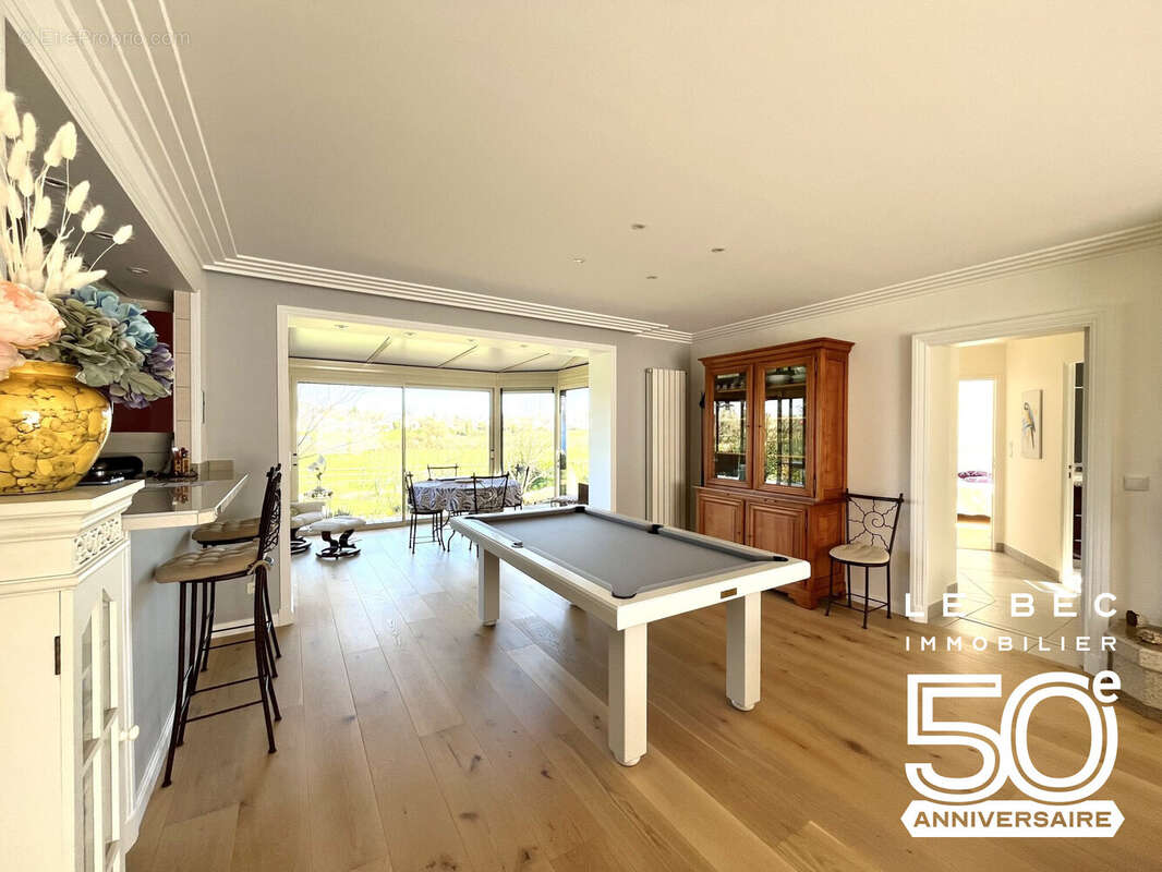 Maison 218 m² à Vannes  - photo 3