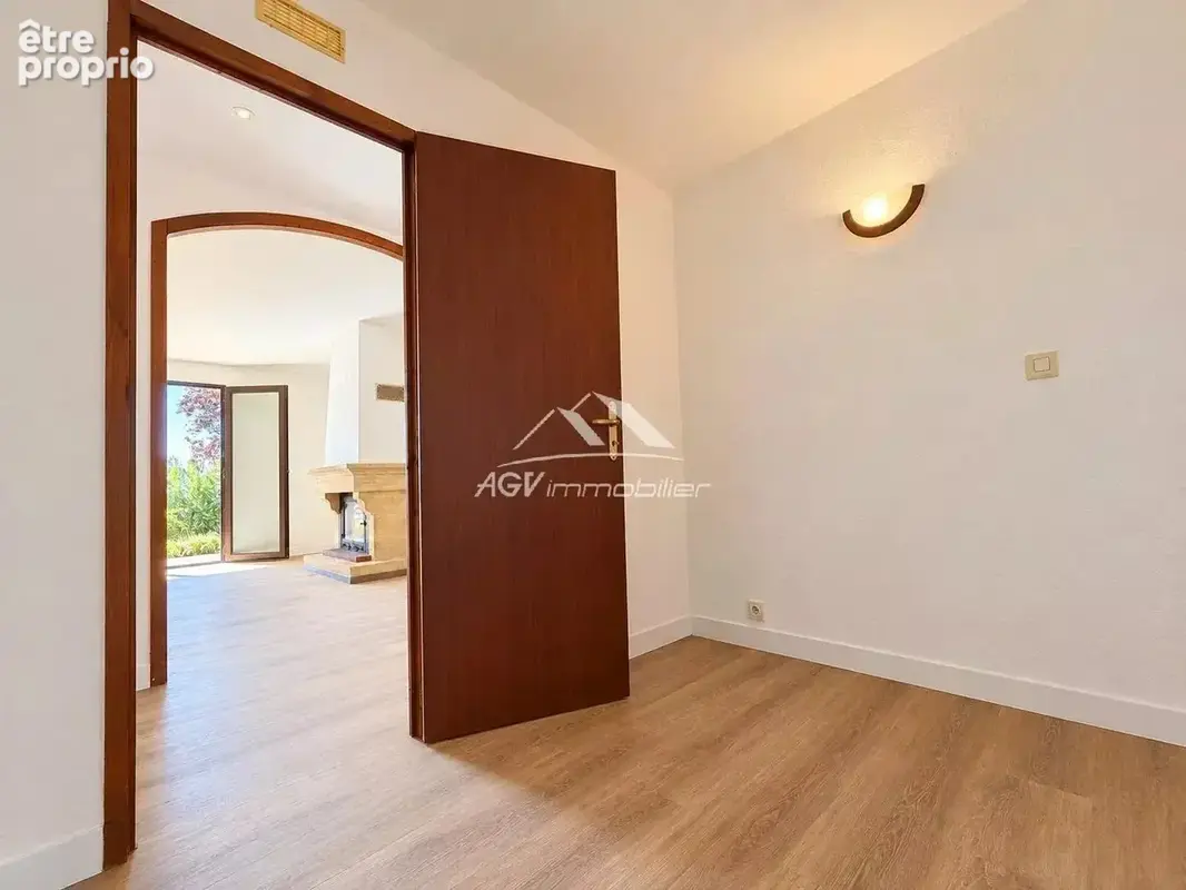 Propriété de 197 m² habitable sur environ 1600 m², vue imprénable - photo 17