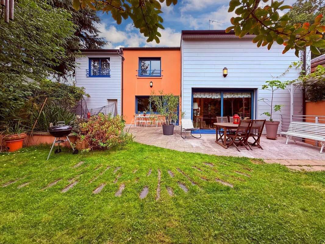 Maison à LIMEIL-BREVANNES