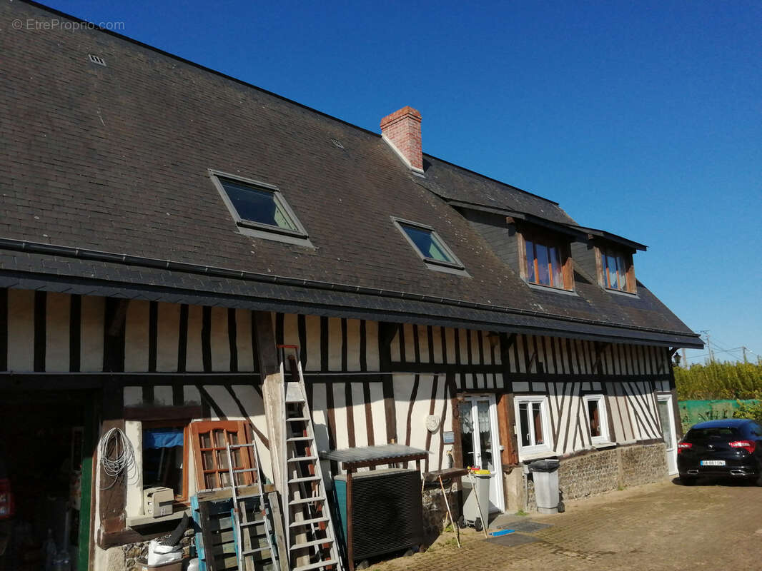 Maison à GREGES