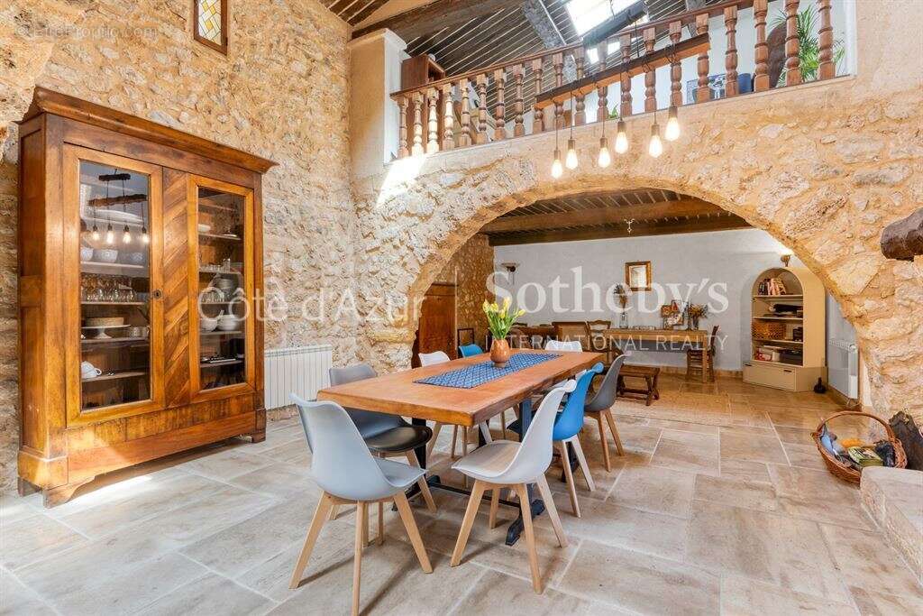 Mas provençal rénové en pierre avec piscine et jardin paysager, à 40 min de Cannes - photo 9