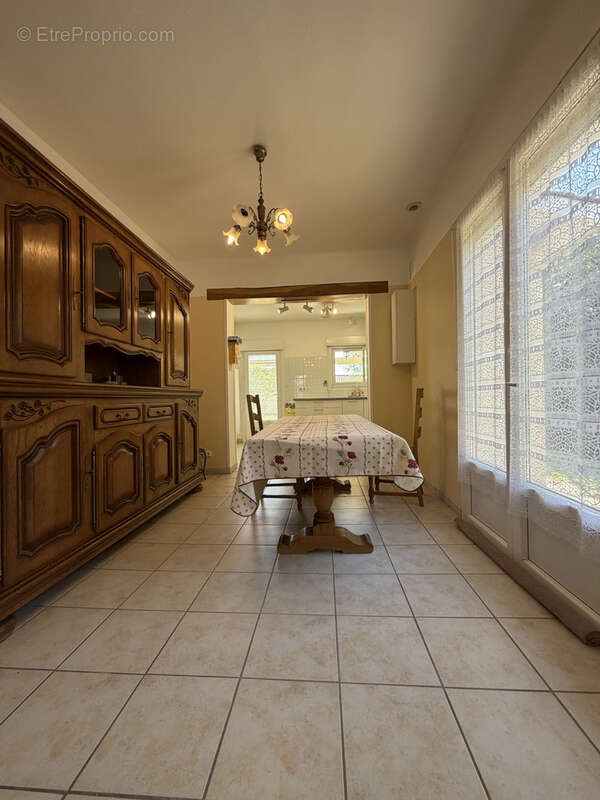 Maison à LA ROCHE-CHALAIS