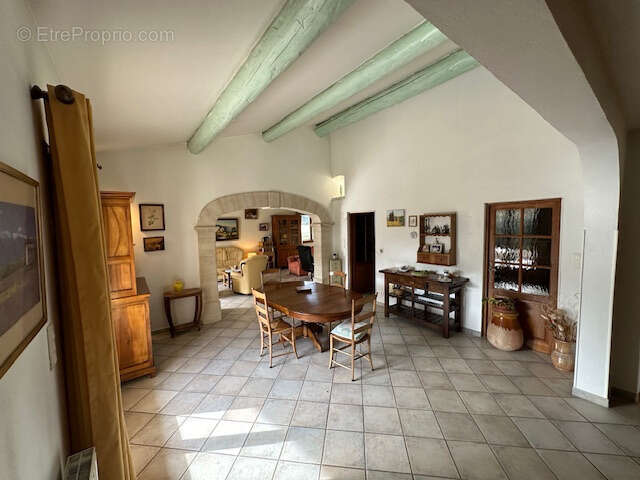 Maison à PERNES-LES-FONTAINES