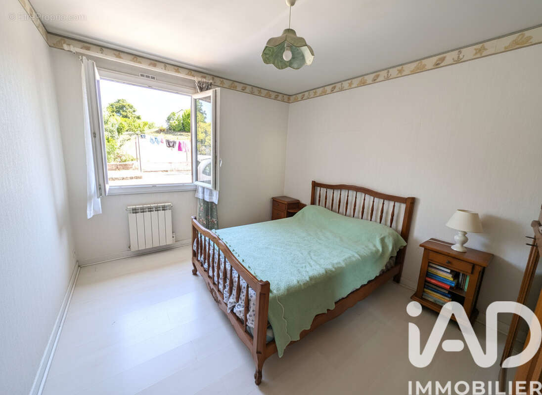 Maison 86 m² à Montignac-Charente  - photo 6