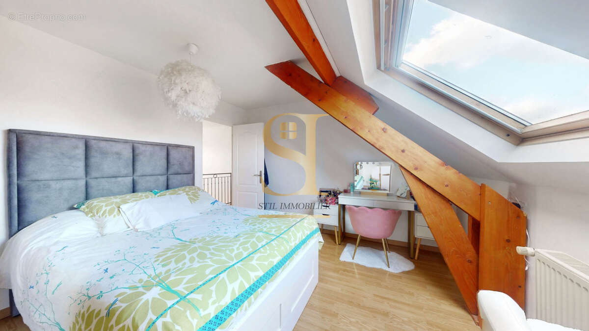 Maison à VIGNEUX-SUR-SEINE