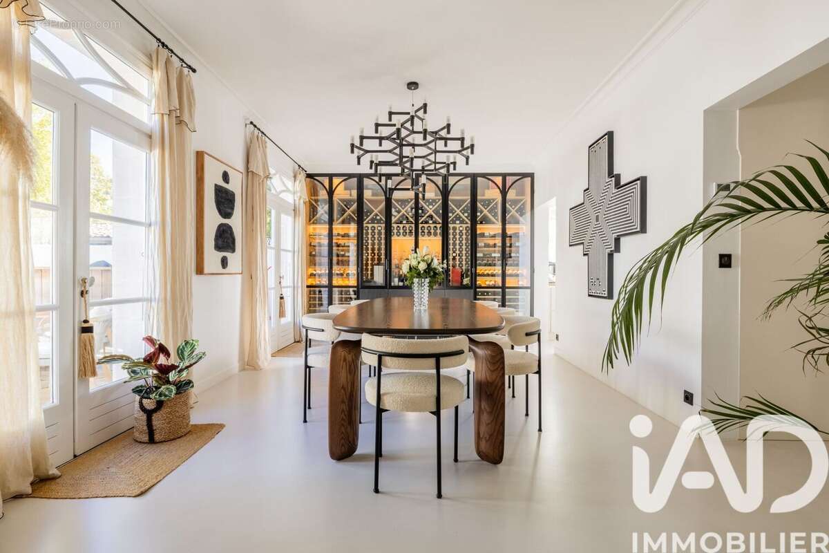 Maison 300 m² à La Rochelle  - photo 5